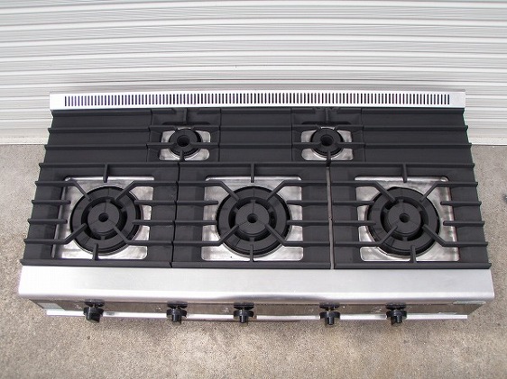 業務用ガスコンロ5口あります。 - ガステーブル